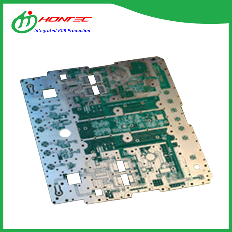 Circuit imprimé micro-ondes